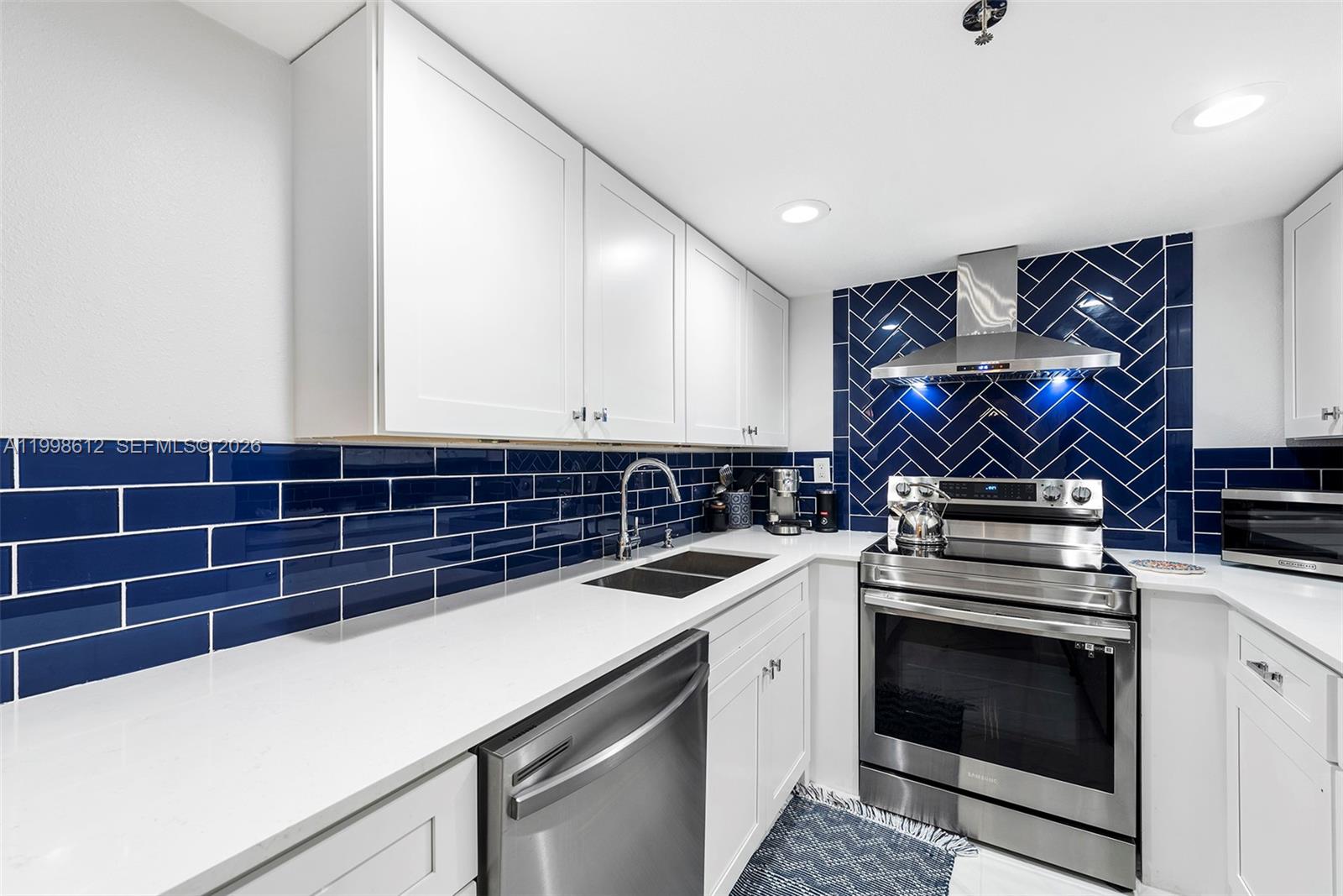 THE RIVIERA CONDO - Residential Lease