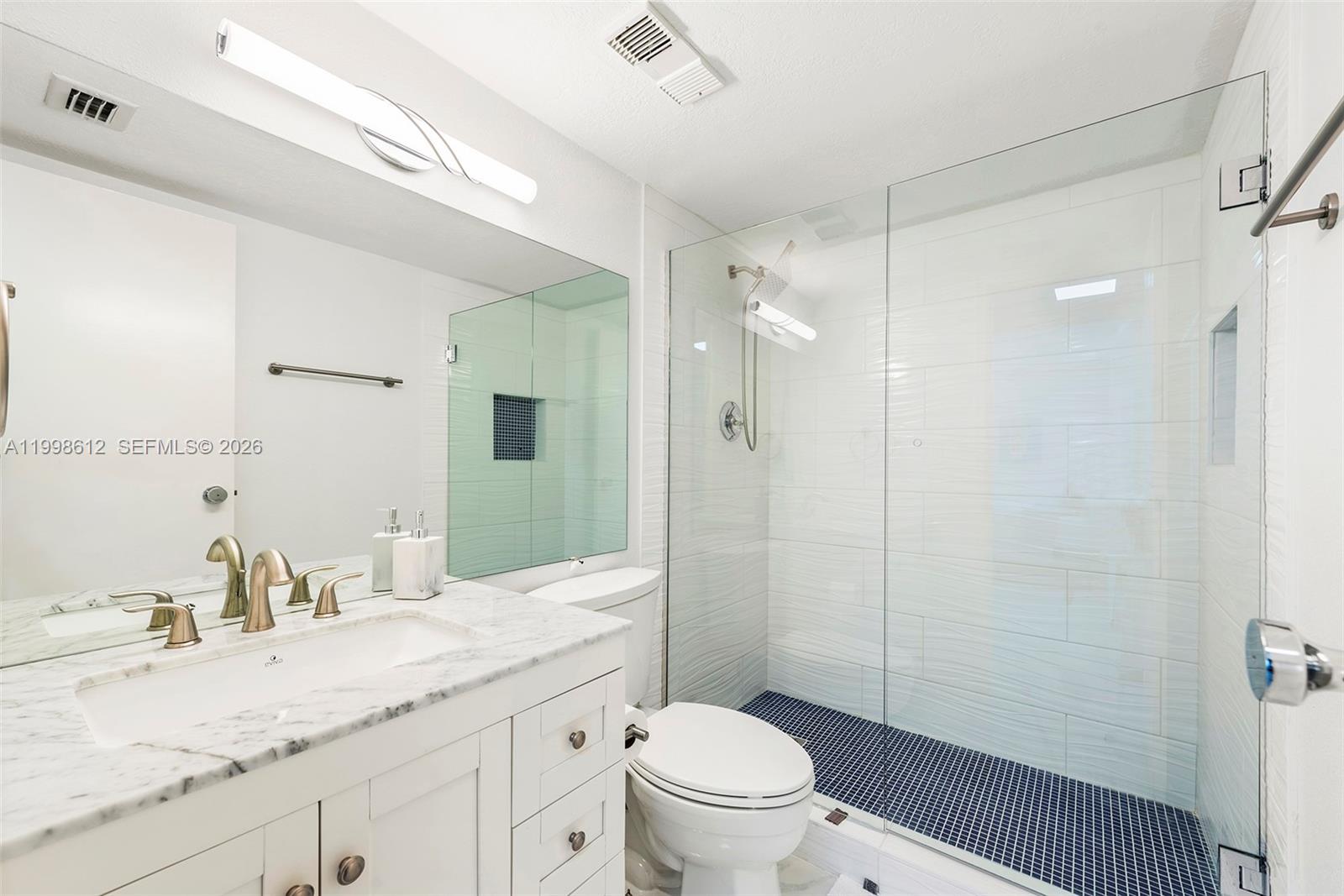 THE RIVIERA CONDO - Residential Lease