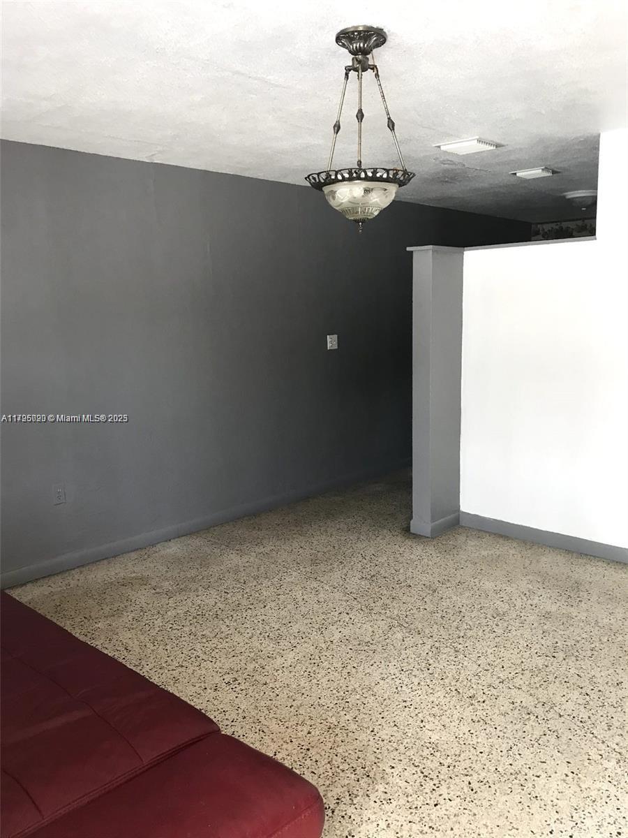 3121 Nw 103rd St 3, Miami, Broward County, Florida - 2 Bedrooms  
1 Bathrooms - 