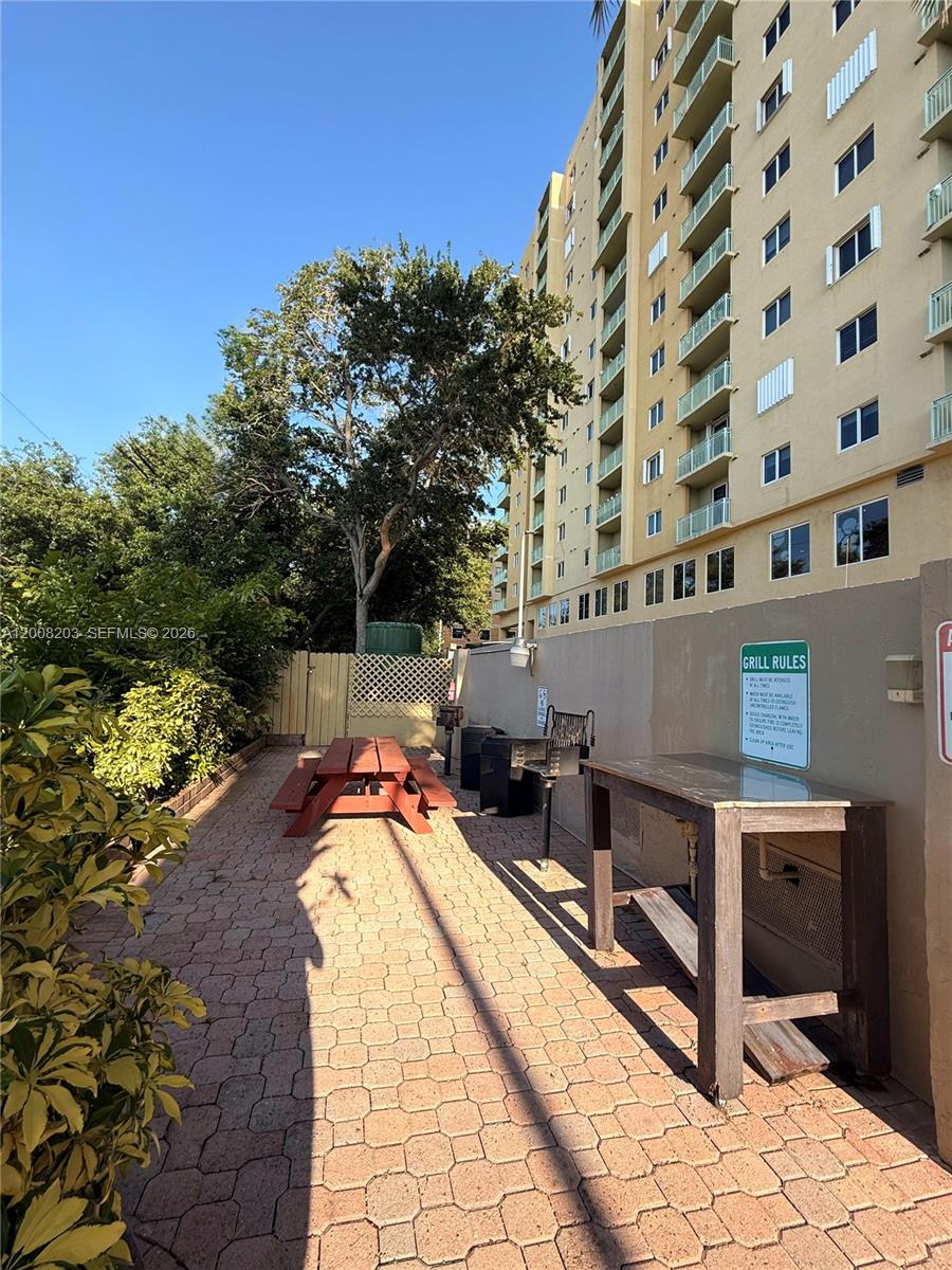 CORAL PLAZA OF MIAMI COND - Residential