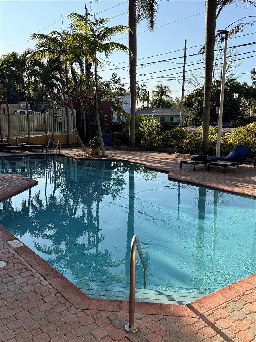 CORAL PLAZA OF MIAMI COND - Residential