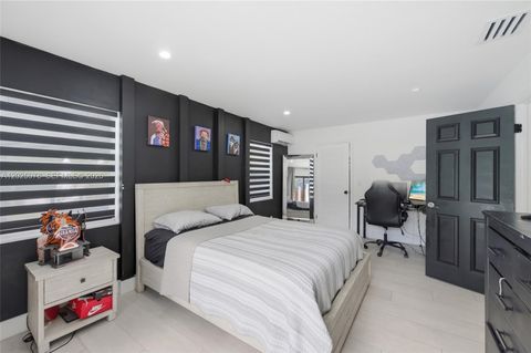 Tiny photo for 9935 Ramblewood Dr #9935, Coral Springs, FL 33071 (MLS # A12025978)