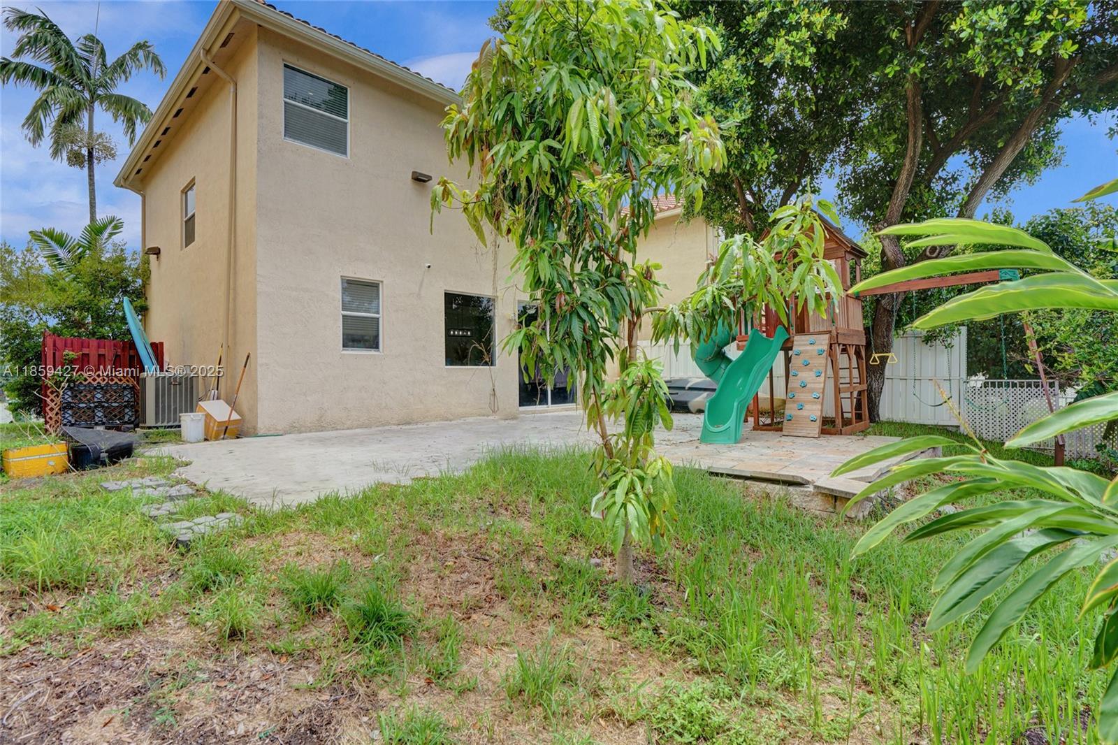 LAKES AT PEMBROKE - Residential