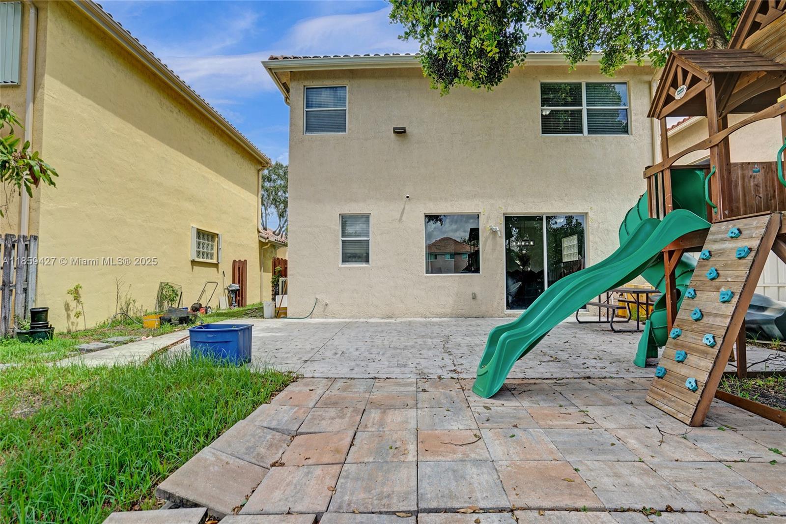 LAKES AT PEMBROKE - Residential