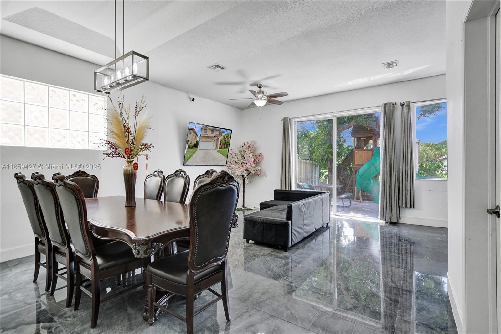 LAKES AT PEMBROKE - Residential