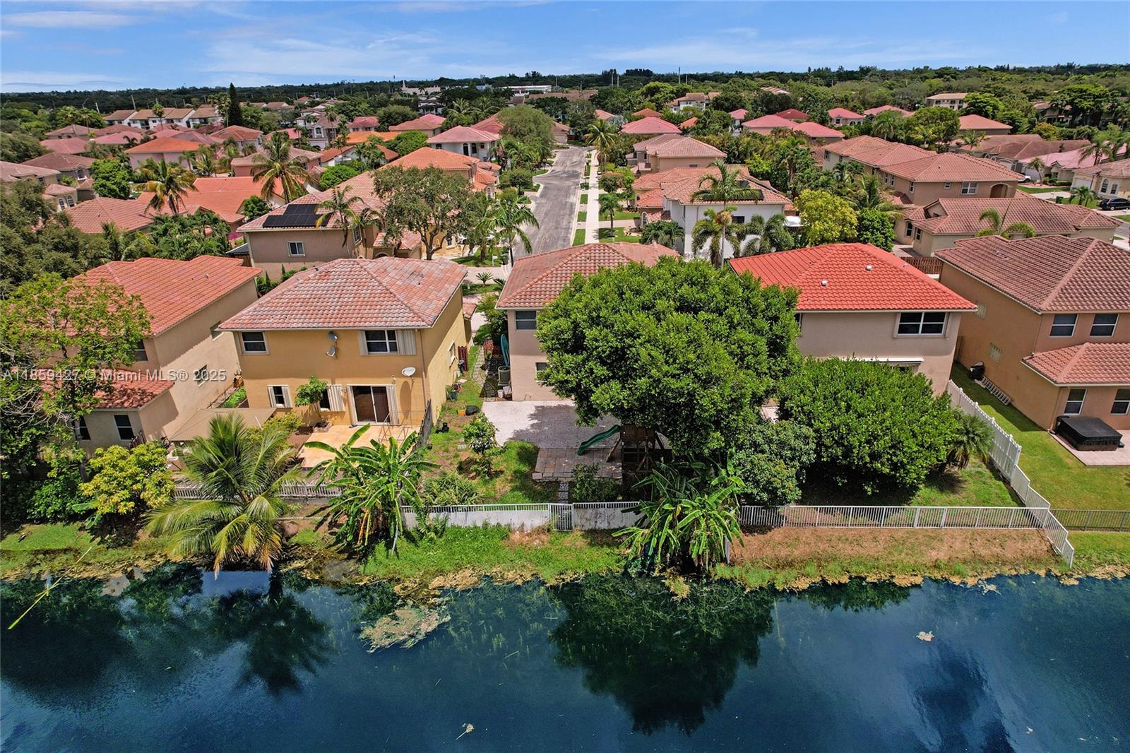 LAKES AT PEMBROKE - Residential