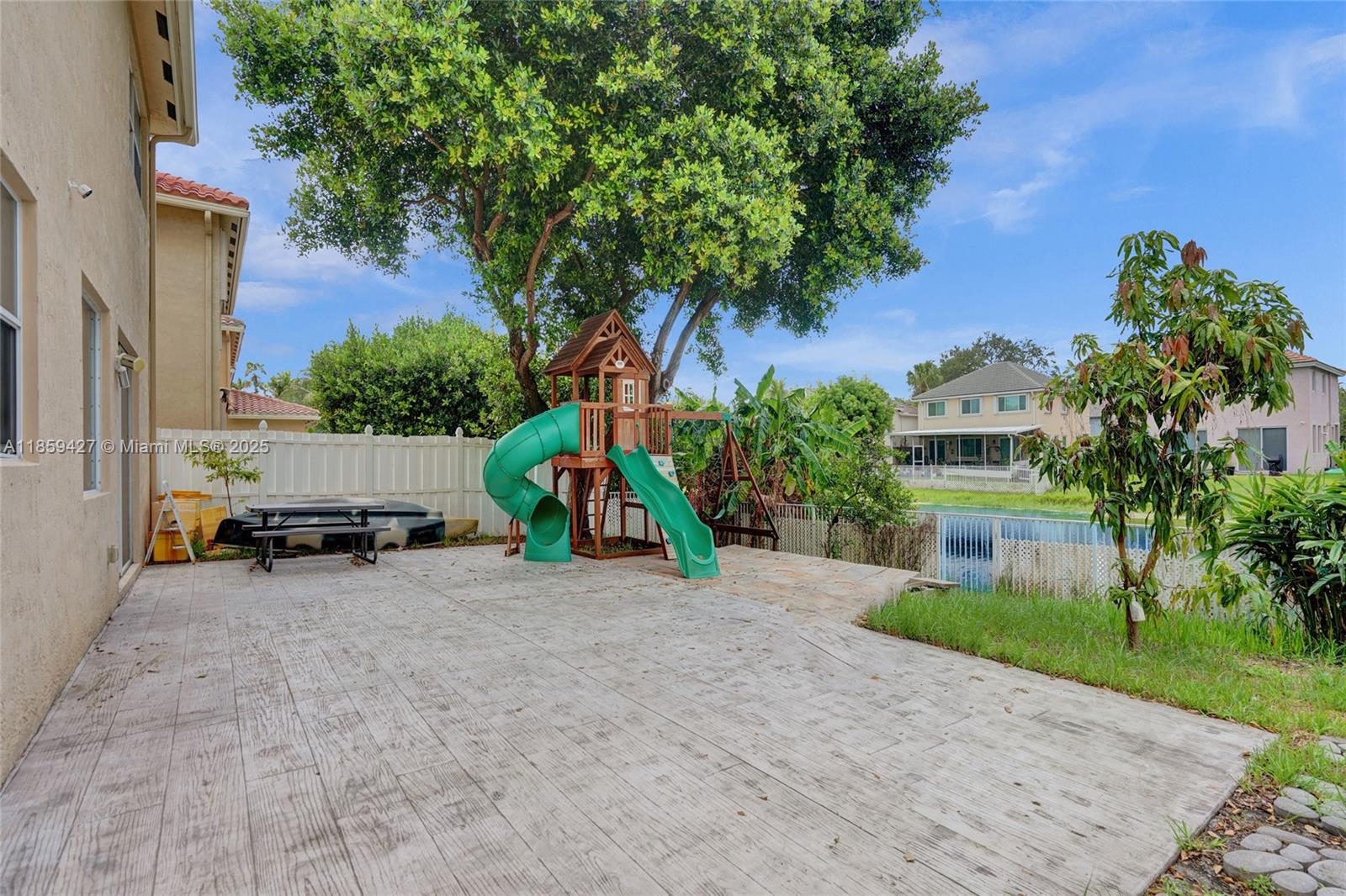 LAKES AT PEMBROKE - Residential