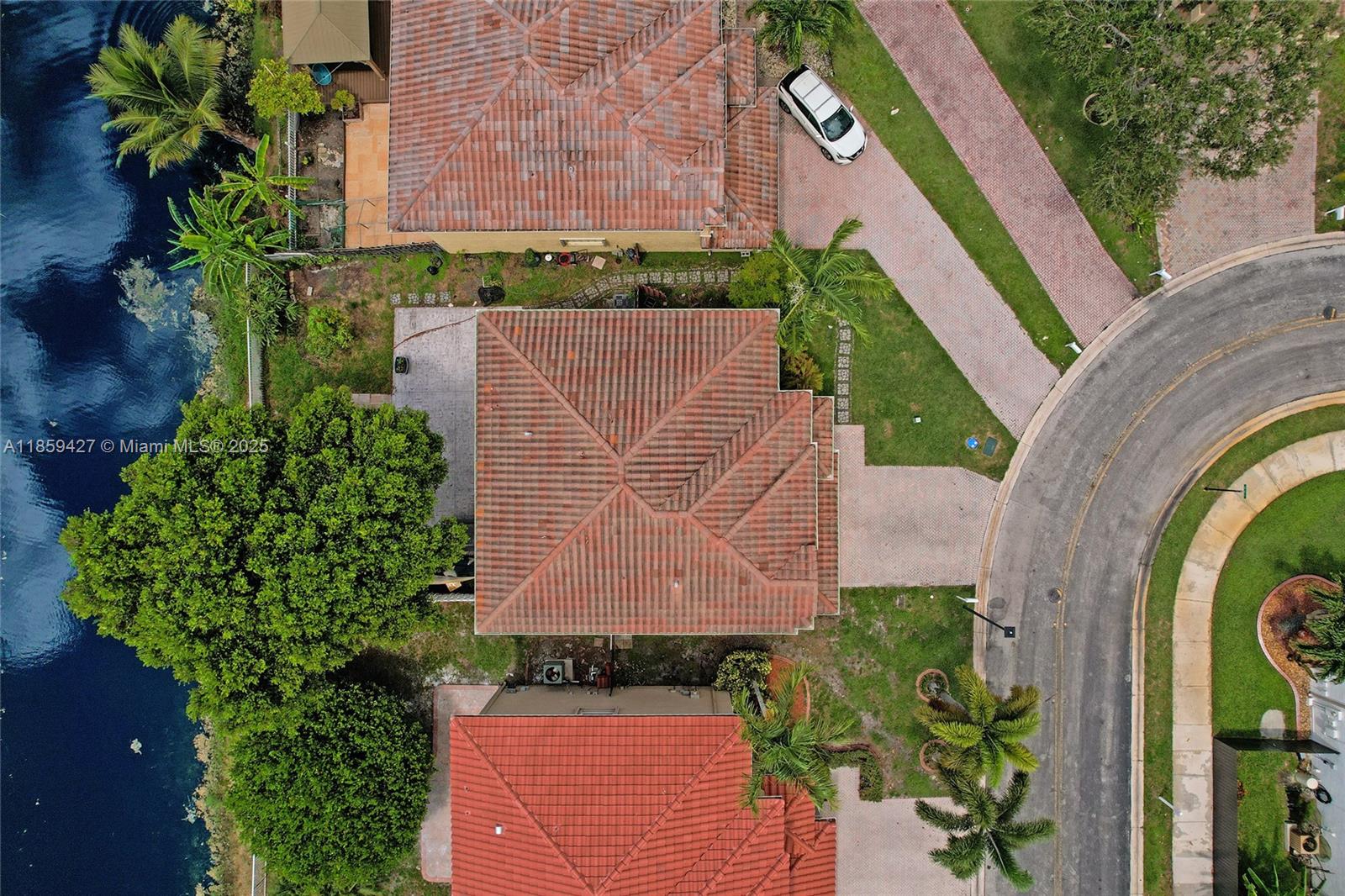 LAKES AT PEMBROKE - Residential