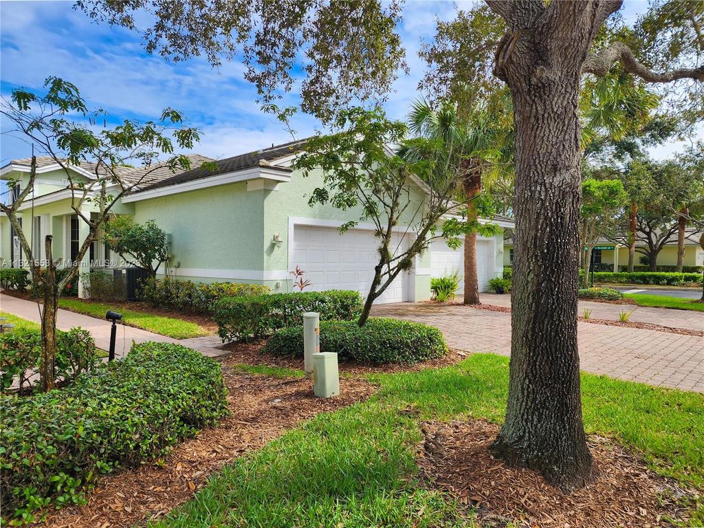 Photo of 4585 SE Bridgetown Ct, Stuart, FL 34997 (MLS # A11321553)