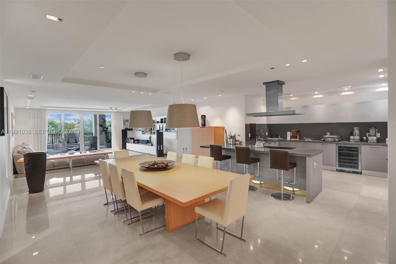 3535 Hiawatha Ave 405