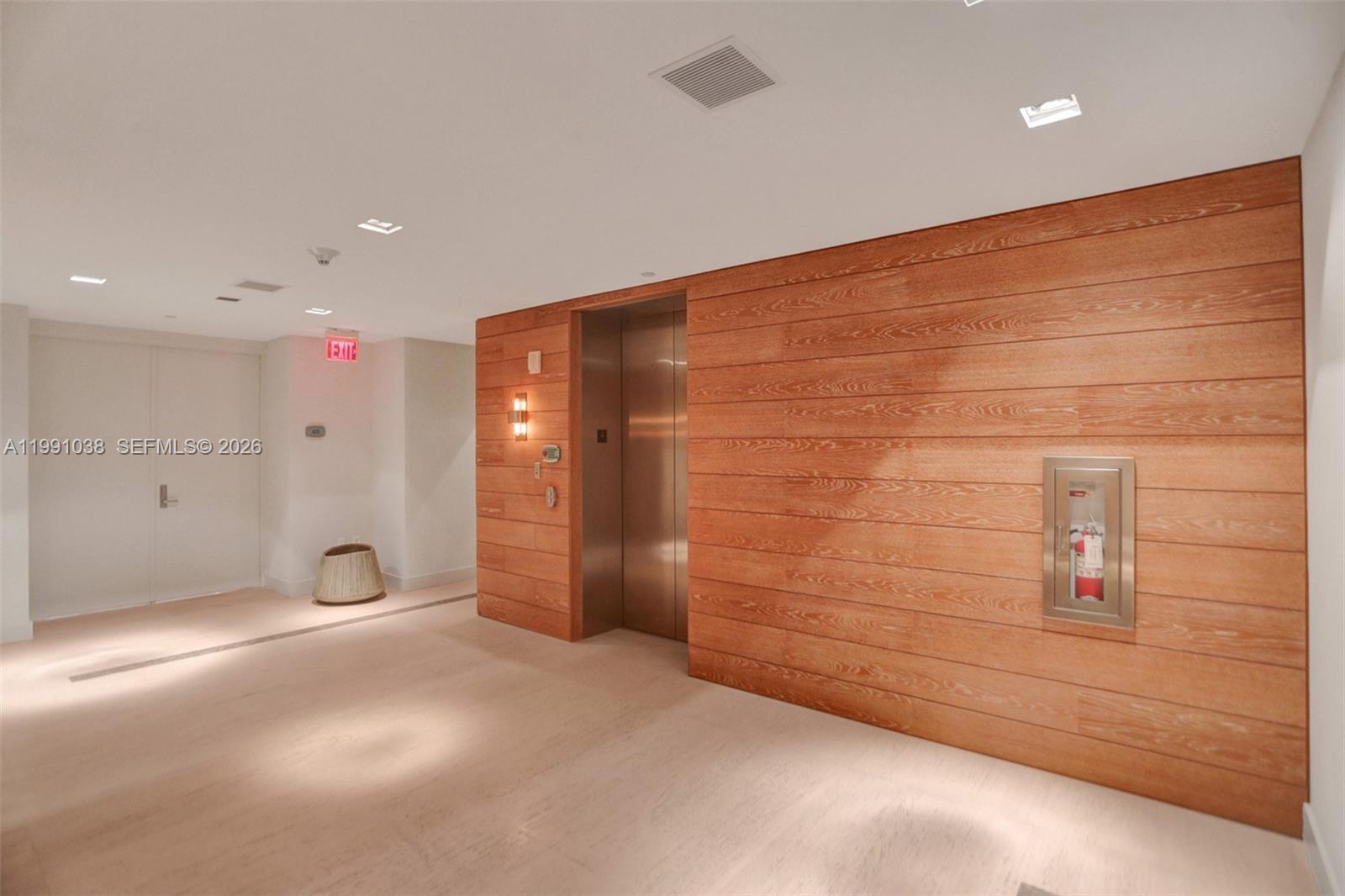 3535 Hiawatha Ave 405