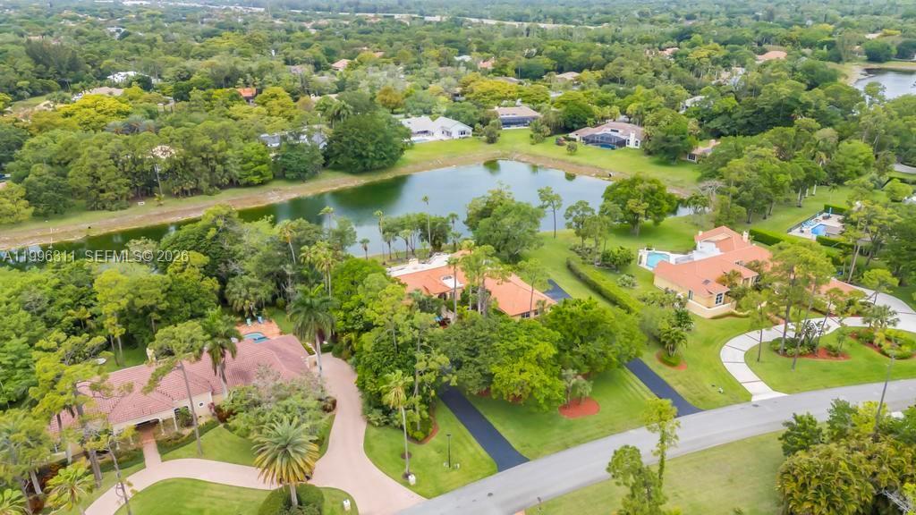 WHISPERING WOODS - Residential