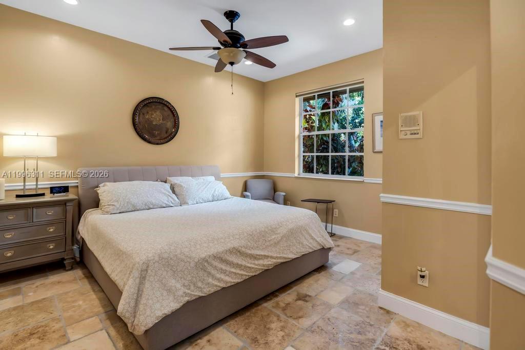 WHISPERING WOODS - Residential