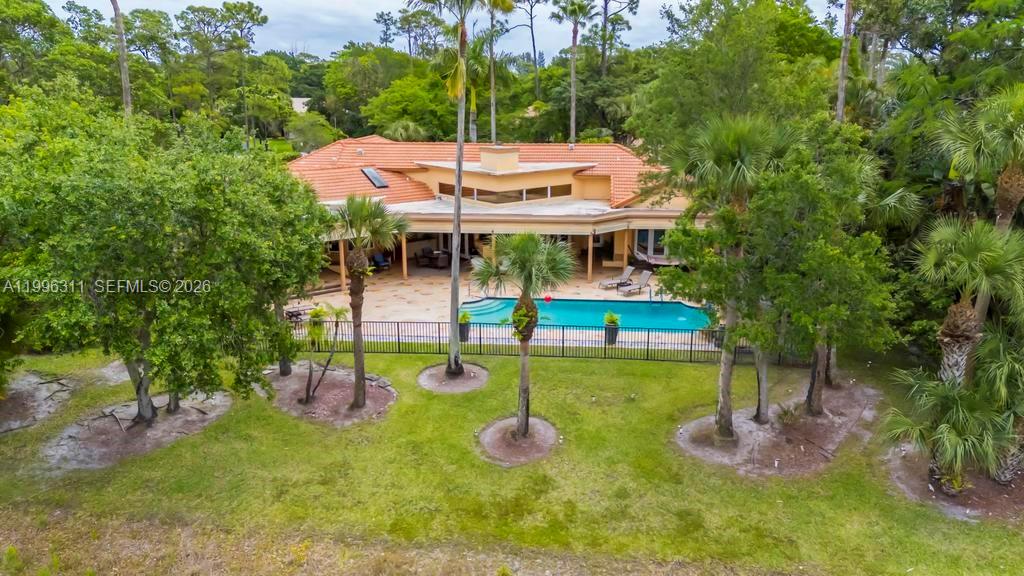 WHISPERING WOODS - Residential