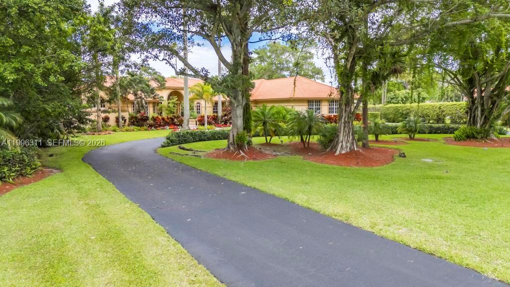 WHISPERING WOODS - Residential