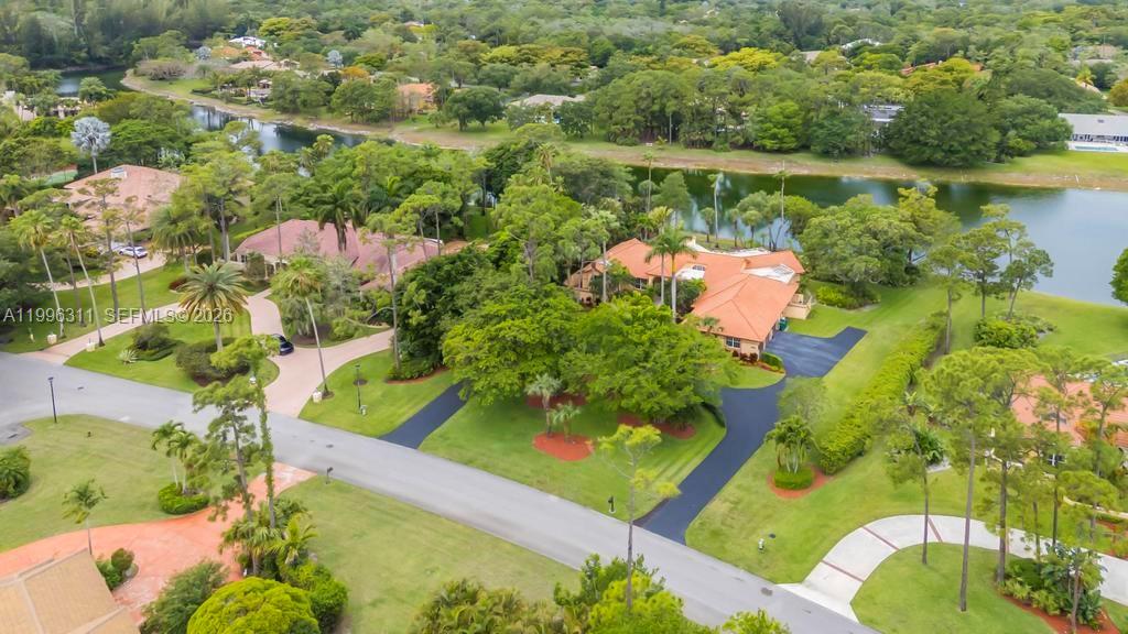 WHISPERING WOODS - Residential