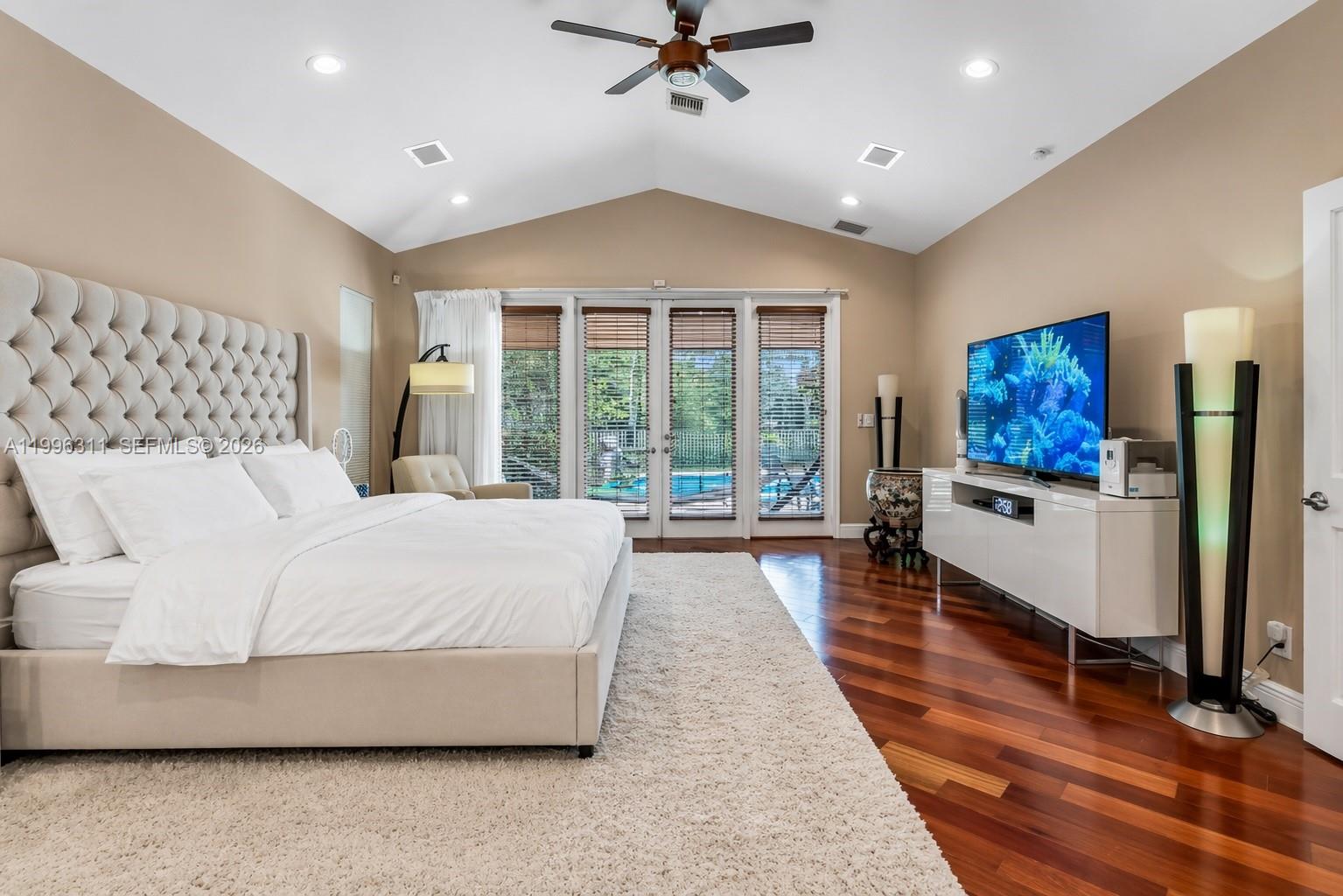 WHISPERING WOODS - Residential