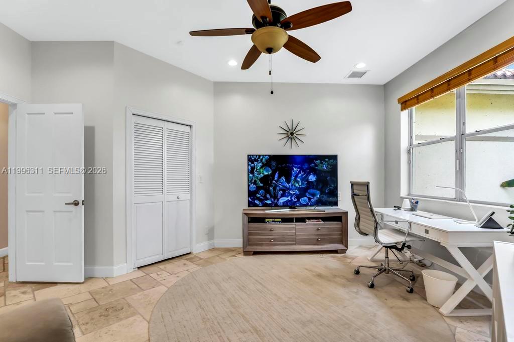 WHISPERING WOODS - Residential