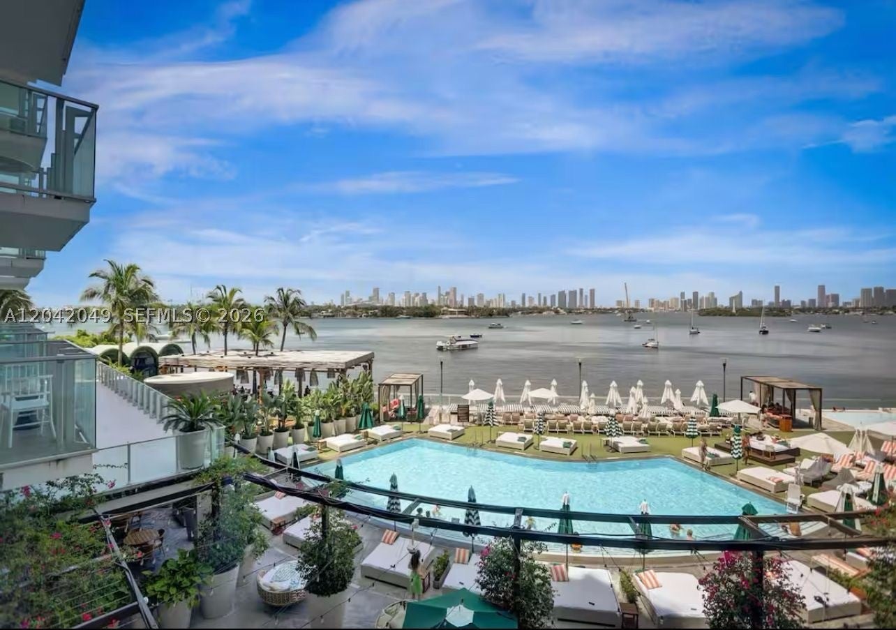 1100 West Ave 1007