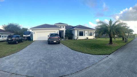Photo of 32151 SW 196th Ave, Homestead, FL 33030 (MLS # A12009333)