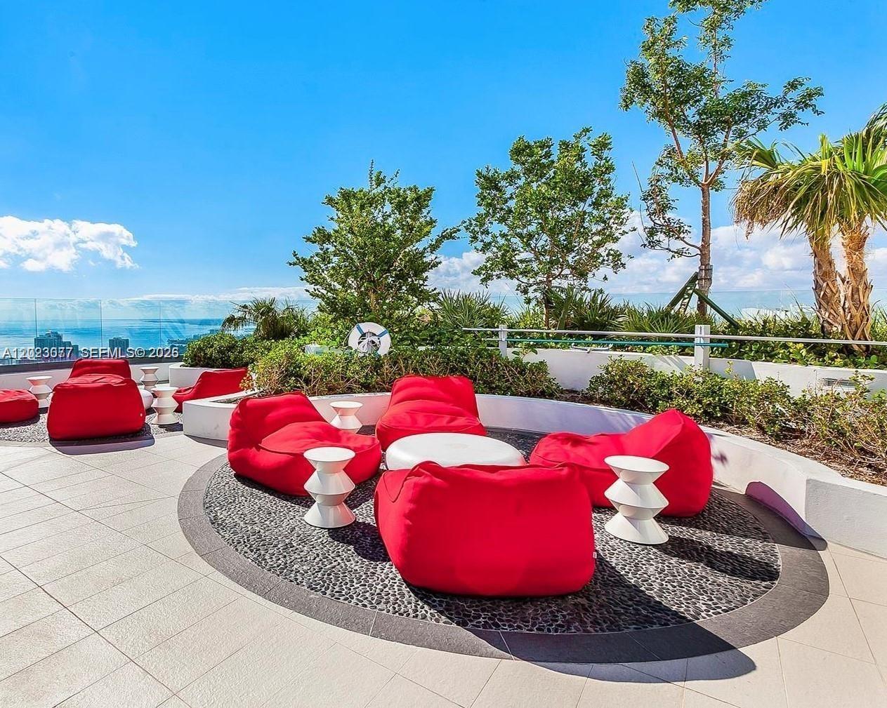 45 SW 9th St 3501