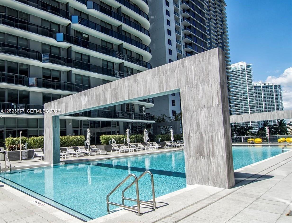 45 SW 9th St 3501