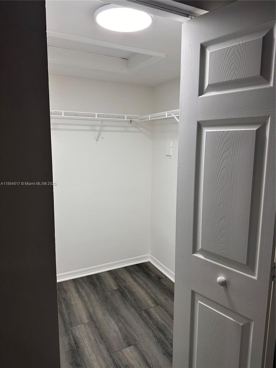 LA VIA CONDO - Residential Lease