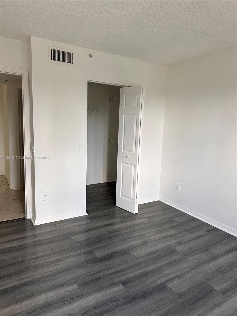 LA VIA CONDO - Residential Lease