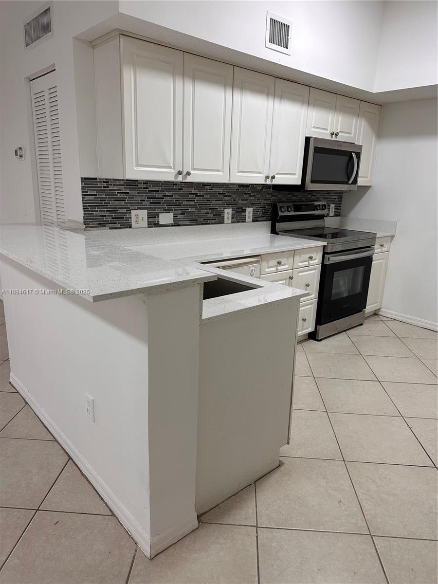 LA VIA CONDO - Residential Lease