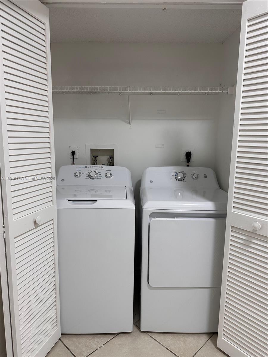 LA VIA CONDO - Residential Lease