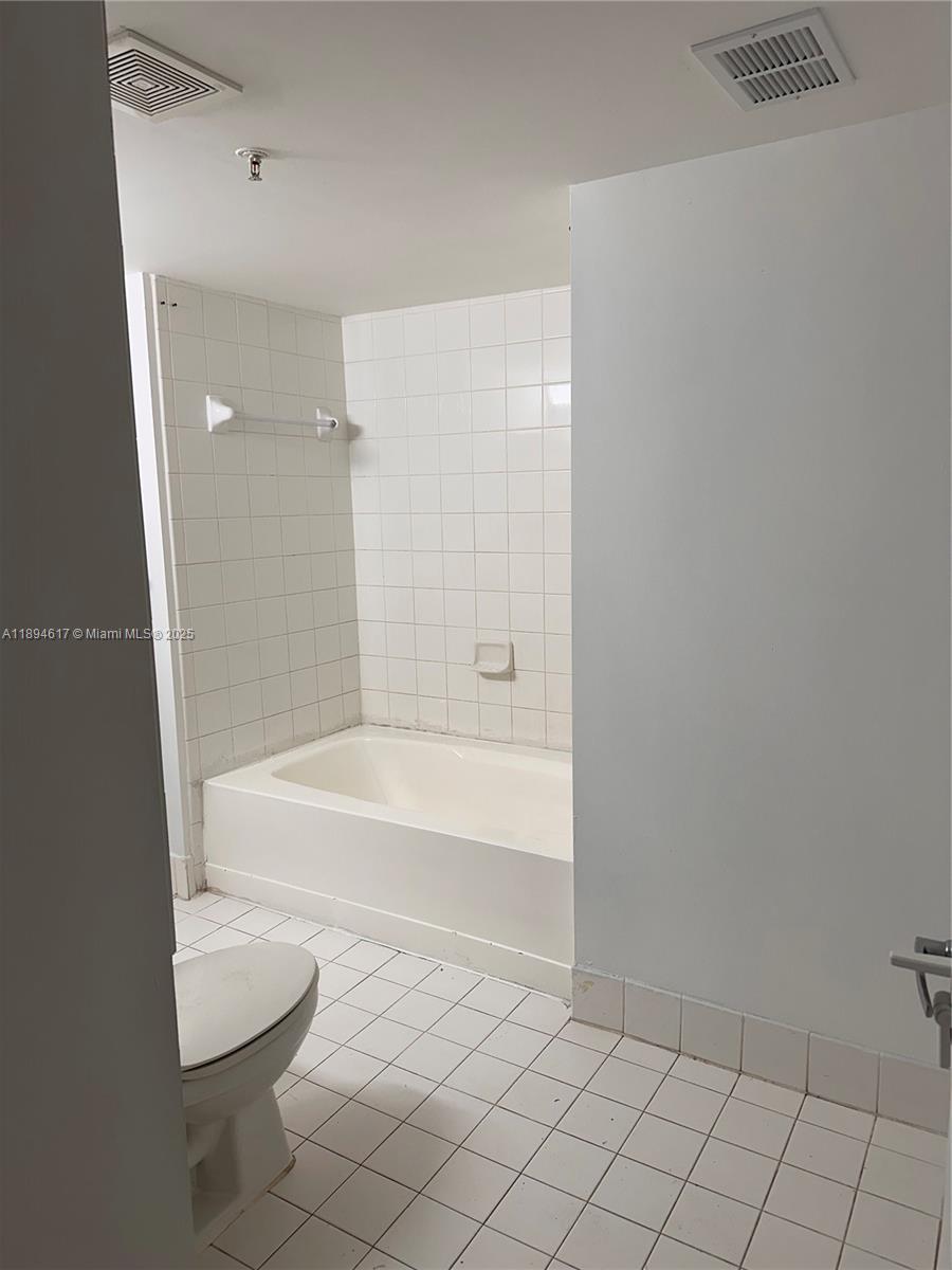 LA VIA CONDO - Residential Lease