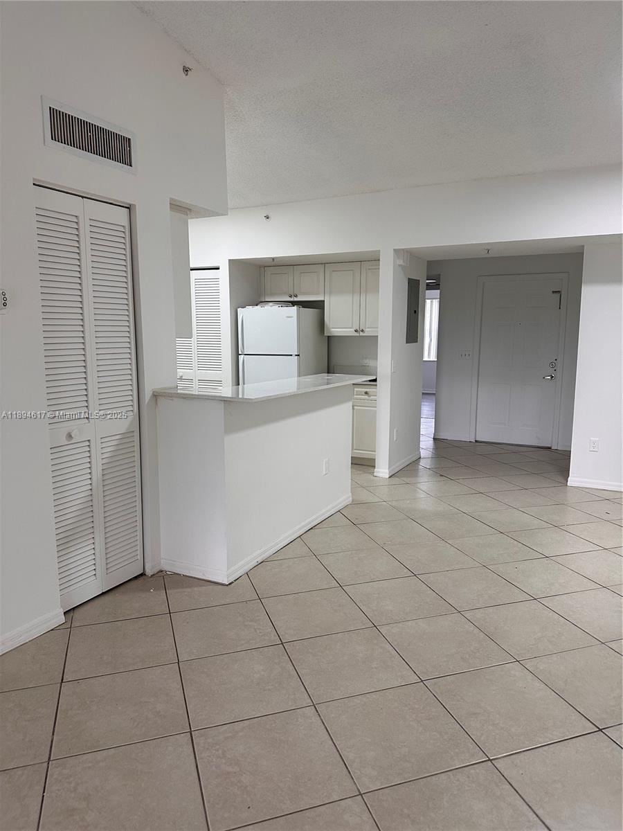 LA VIA CONDO - Residential Lease