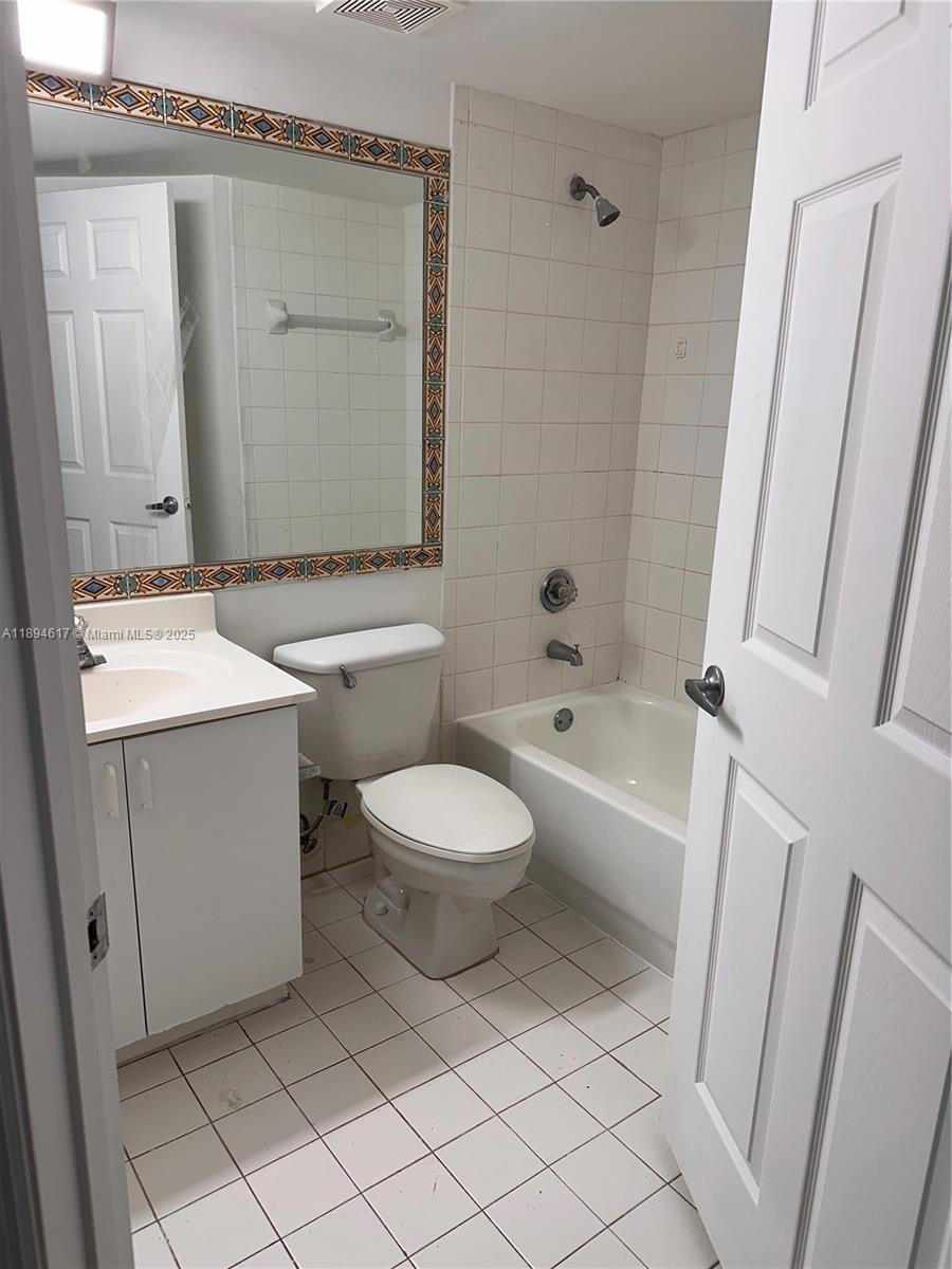 LA VIA CONDO - Residential Lease