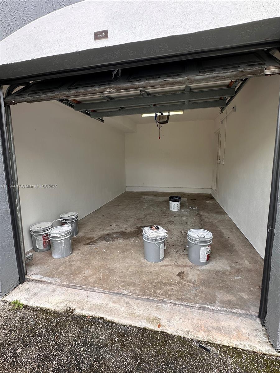 LA VIA CONDO - Residential Lease