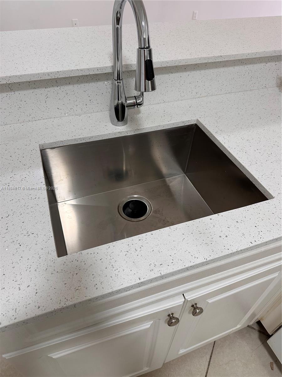 LA VIA CONDO - Residential Lease