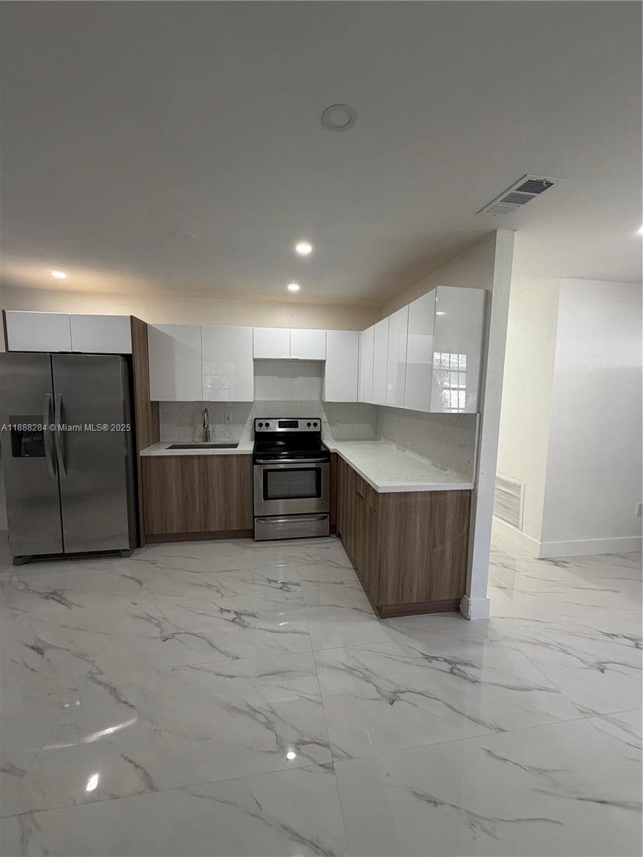 FLORAL PK 1ST AMD - Residential Income