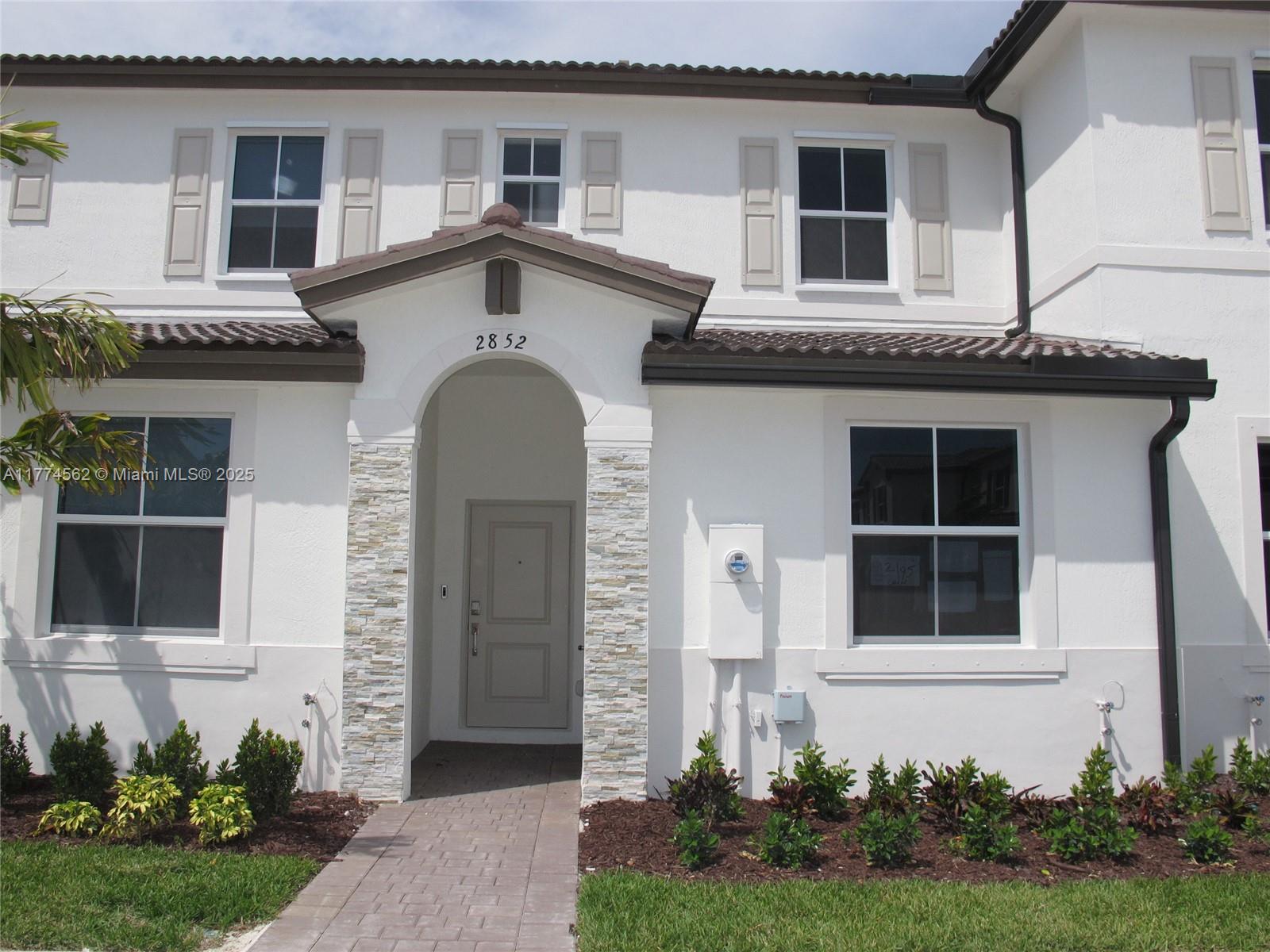 Rental Property at 2852 Se 26 Ter 2852, Homestead, Miami-Dade County, Florida - Bedrooms: 3 
Bathrooms: 3  - $2,450 MO.
