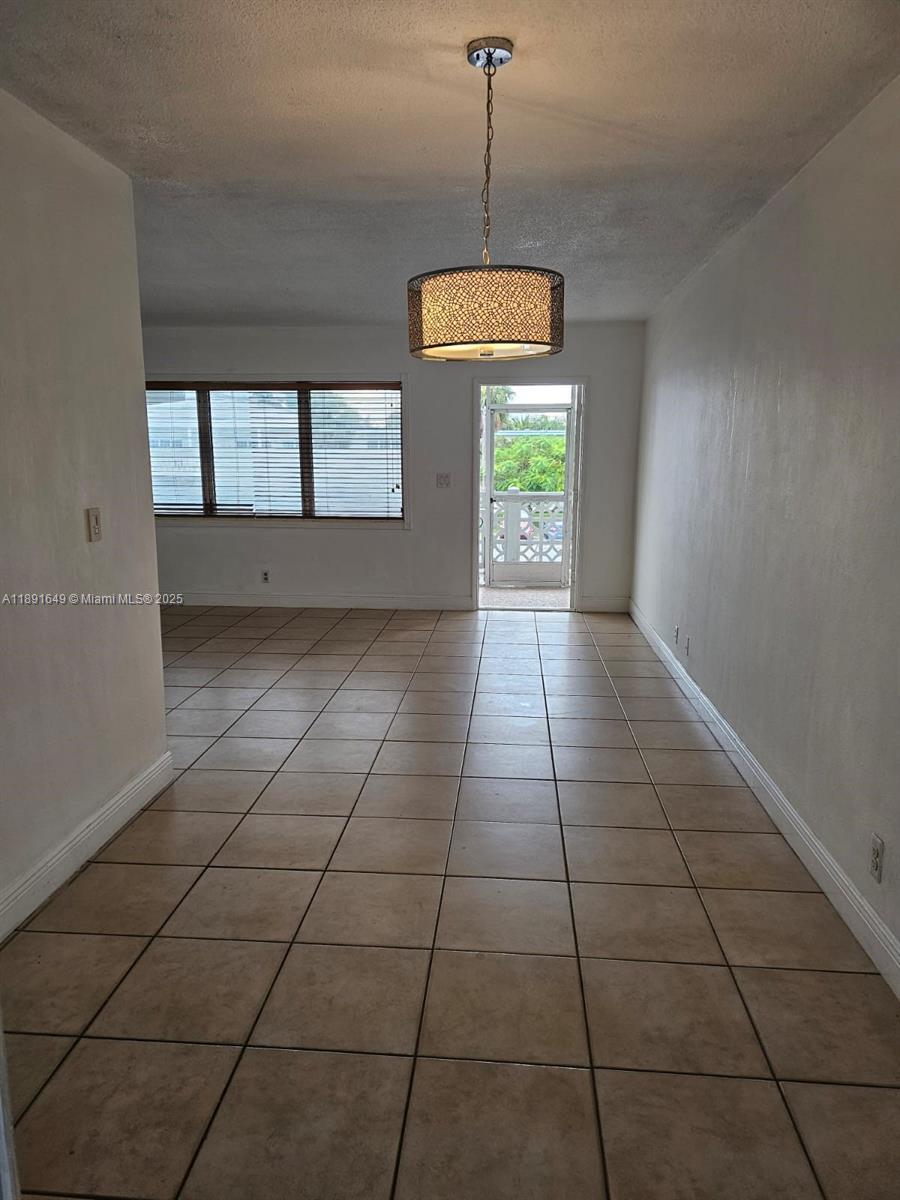 FLORIDIAN ARMS CONDO - Residential Lease