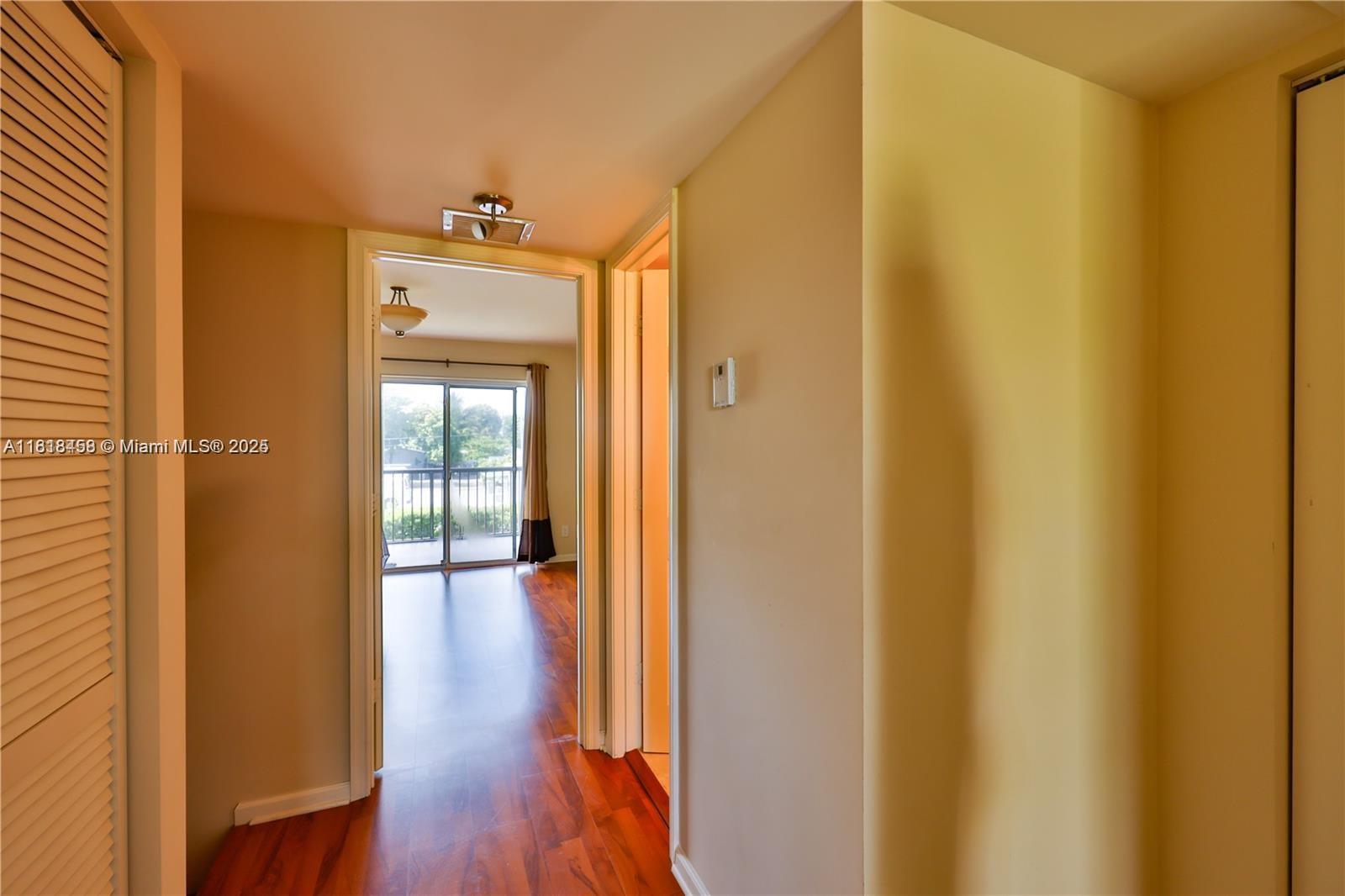 BLUE LAKE TOWNHOUSES COND - Residential