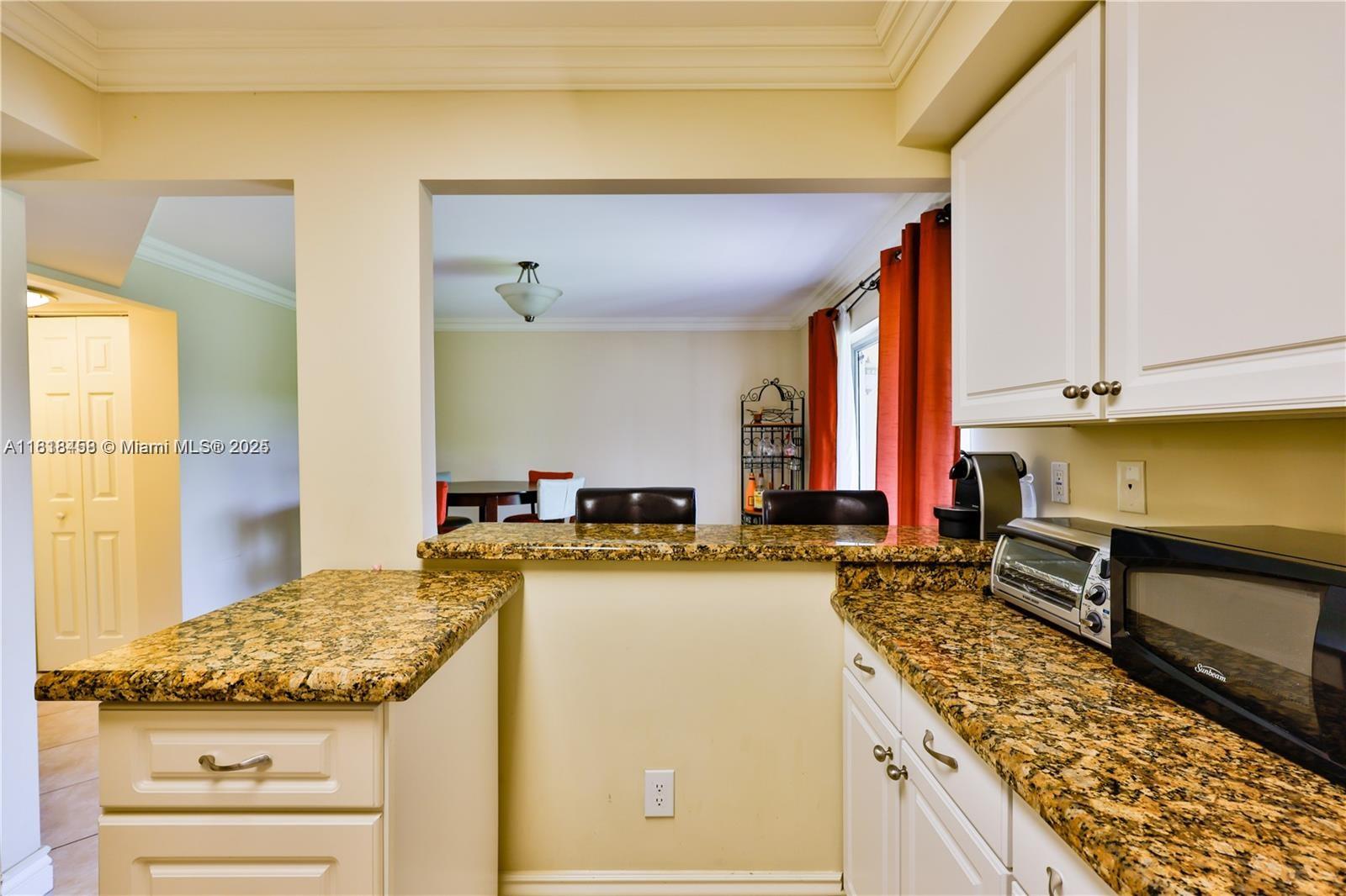 BLUE LAKE TOWNHOUSES COND - Residential