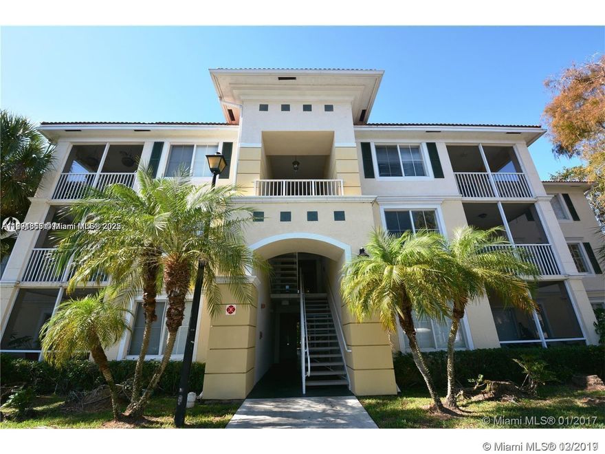 INVESTORS WELCOME. LOVELY UNIT ON A GATED COMMUNITY. CORNER UNIT WITH A LAKE VIEW, UPGRADE KITCHEN W/GRANITE COUNTER TOPS. SPLIT FLOOR PLAN, NEUTRAL COLOR WALLS, TILE IN THE LIVING AREA AND LAMINATE FLOORS IN THE BEDROOMS. FULL SIZE WASHER AND DRYER IN THE UNIT. WELL MAINTAINED COMMUNITY. PER ASSOCIATION 650 MINIMUM CREDIT SCORE. CAN BE RENTED AFTER CLOSING.