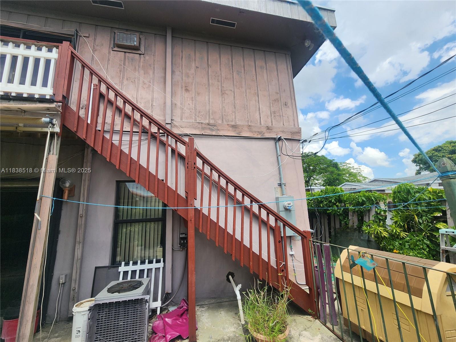 View photos, virtual tours, details... 935 SW 72nd Ave