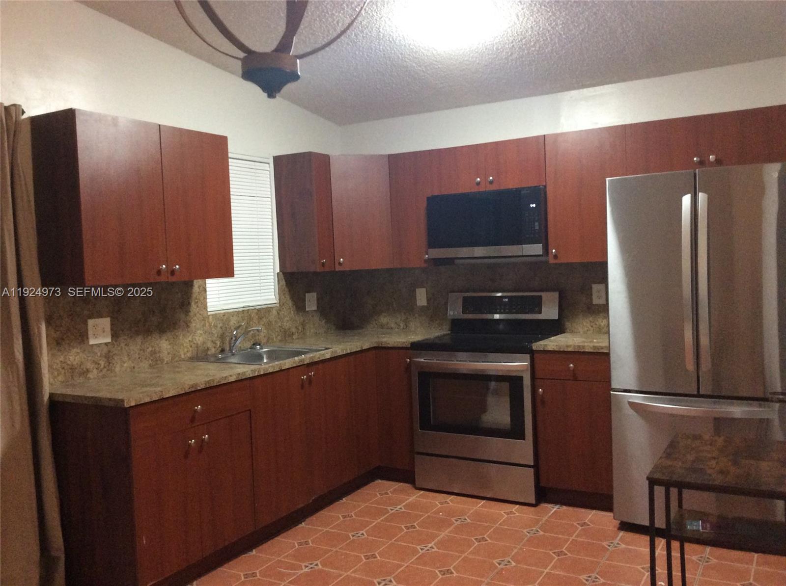 WATERSIDE TOWNHOMES SEC 1 - Residential