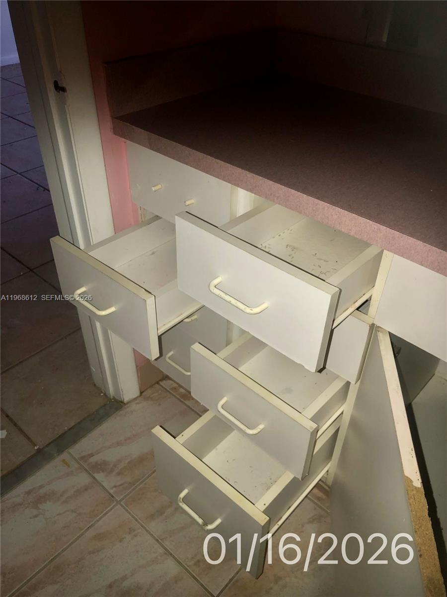 SO MIAMI HEIGHTS MANOR - Residential