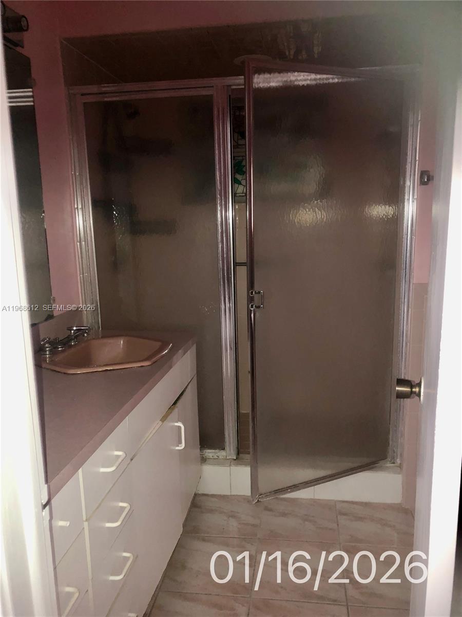 SO MIAMI HEIGHTS MANOR - Residential