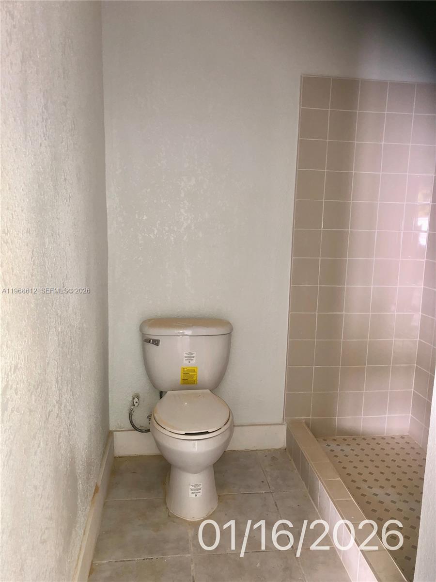 SO MIAMI HEIGHTS MANOR - Residential