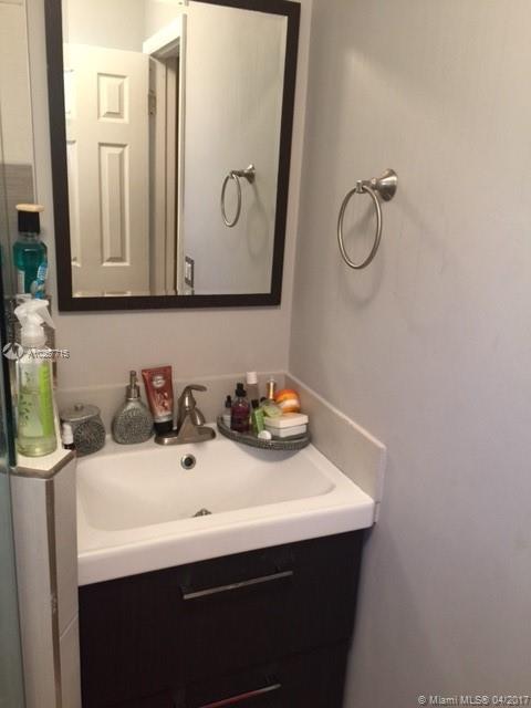 ACRES LAKE ESTATES - Residential Lease