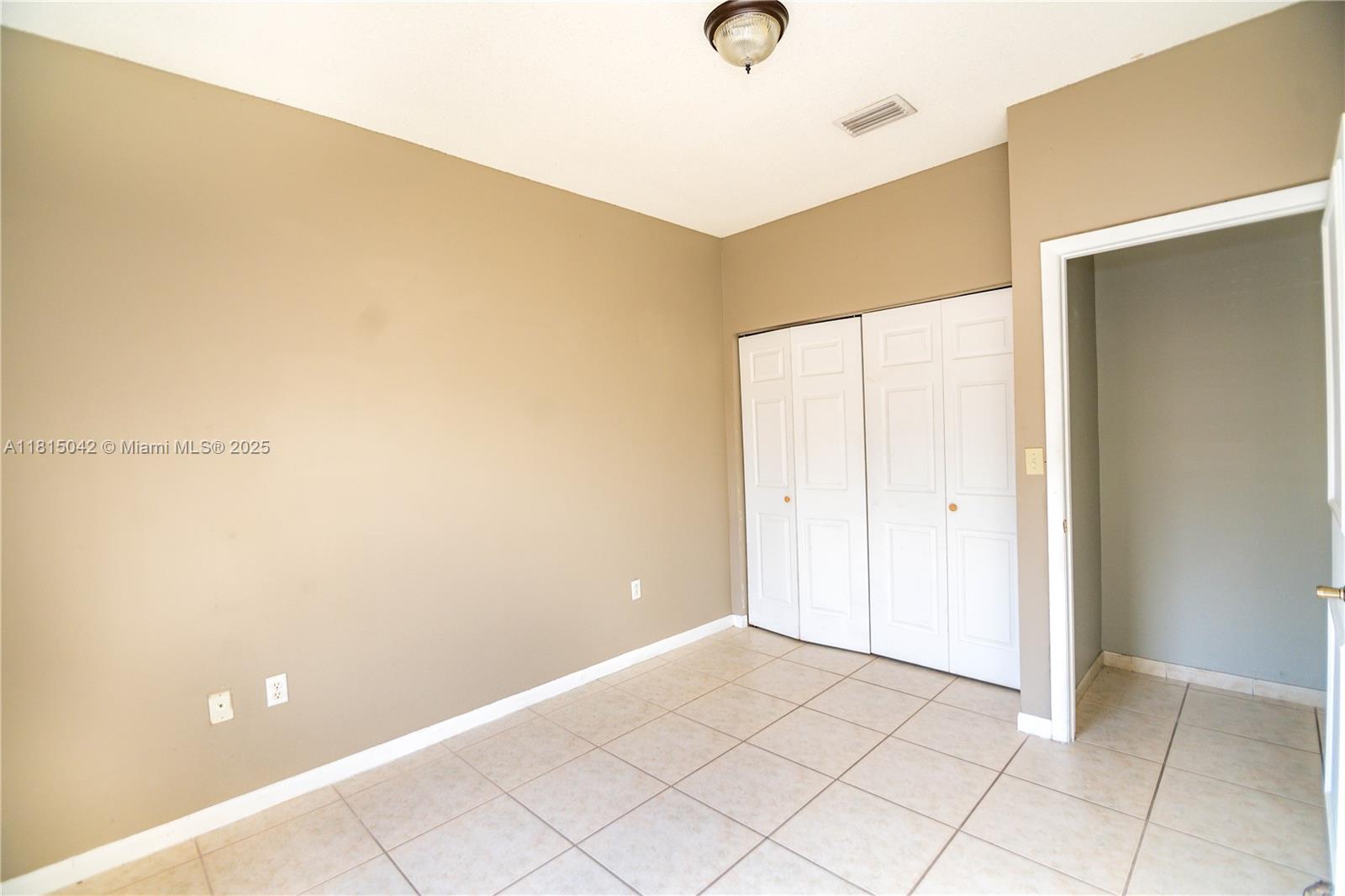 SPANISH LAKES 2ND ADDN - Residential