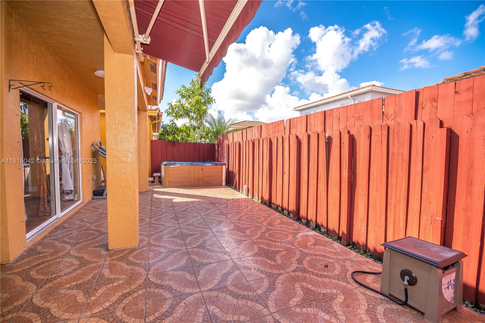 SPANISH LAKES 2ND ADDN - Residential