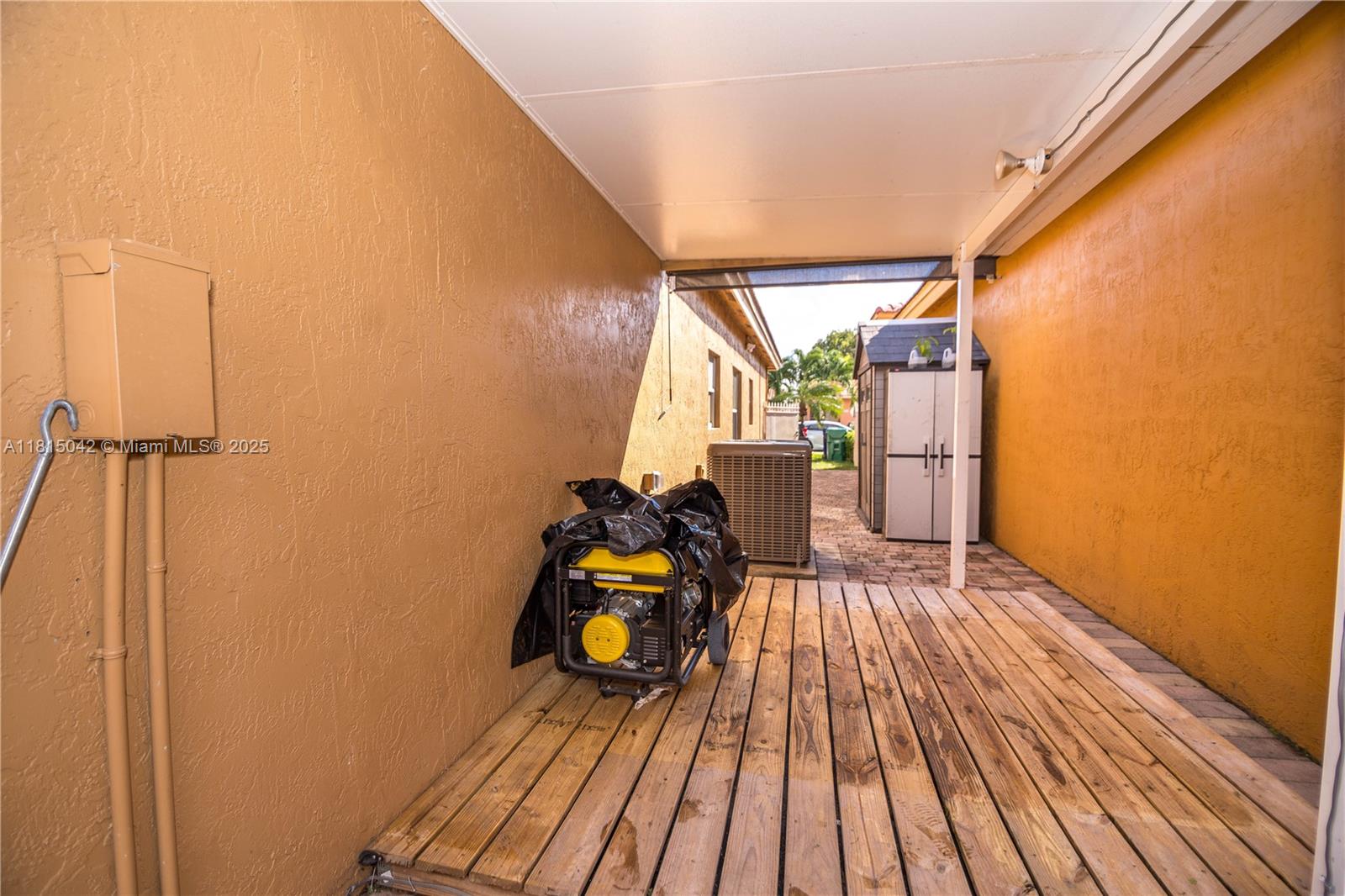 SPANISH LAKES 2ND ADDN - Residential